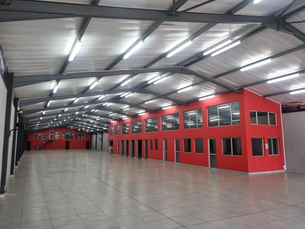 1 000  m² Retail Space