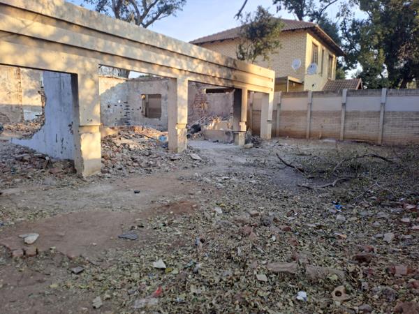 332 m² Land