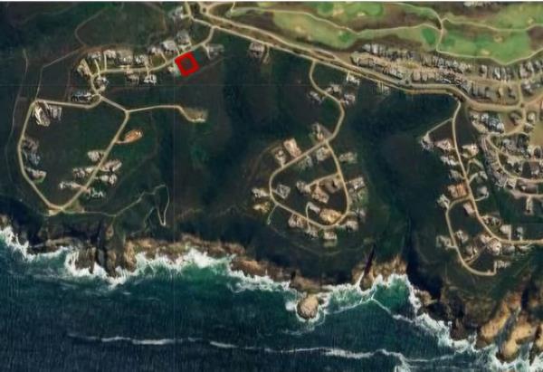 2 300 m² Land