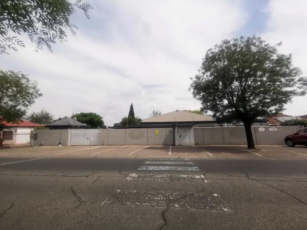 400  m² Commercial space