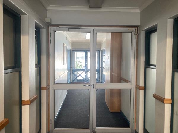 85  m² Commercial space