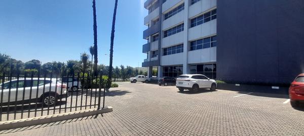 60.5  m² Commercial space