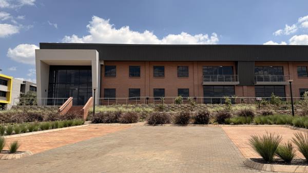 2 230  m² Industrial space