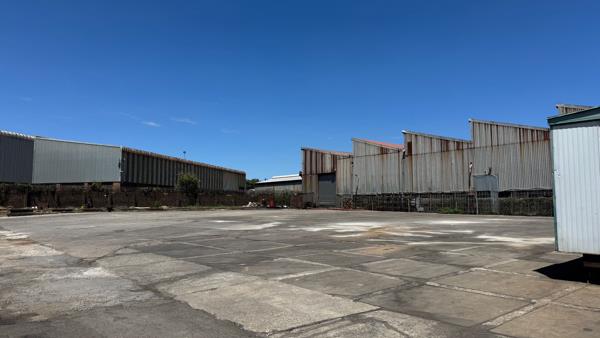 8 000  m² Industrial space