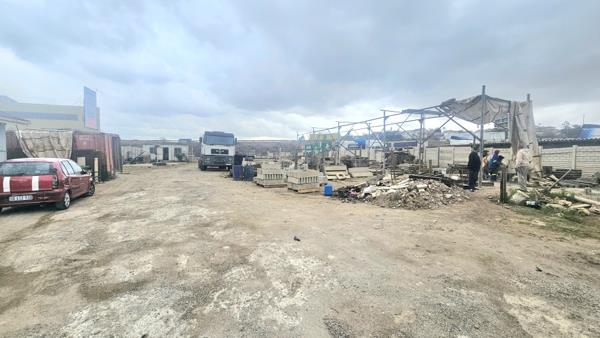 2 500  m² Industrial space