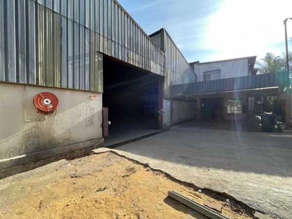 1 400  m² Industrial space