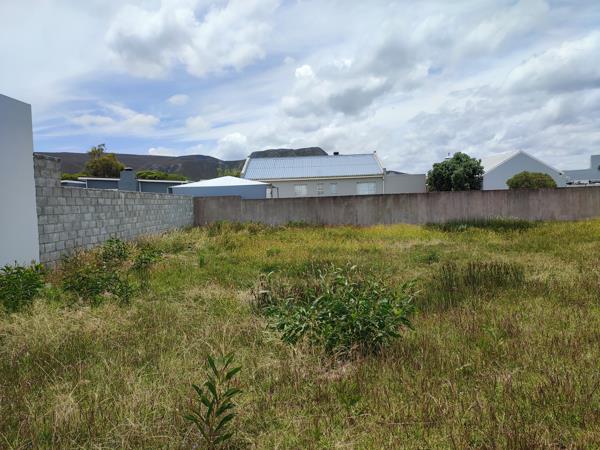 325 m² Land