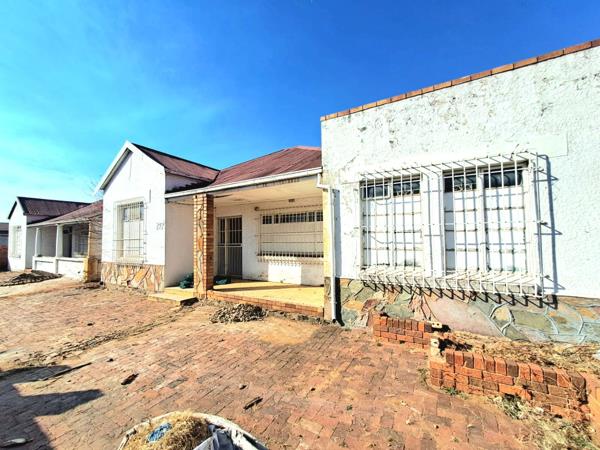 6 Bedroom House