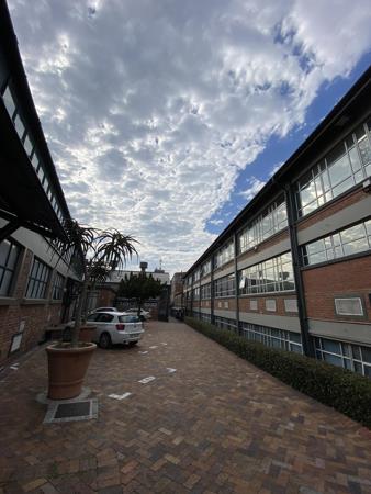 294  m² Commercial space