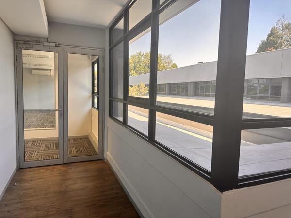 238  m² Commercial space