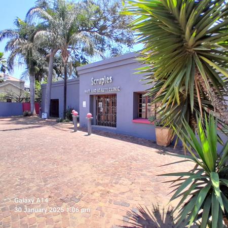 250  m² Commercial space