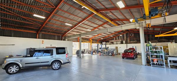 985  m² Industrial space