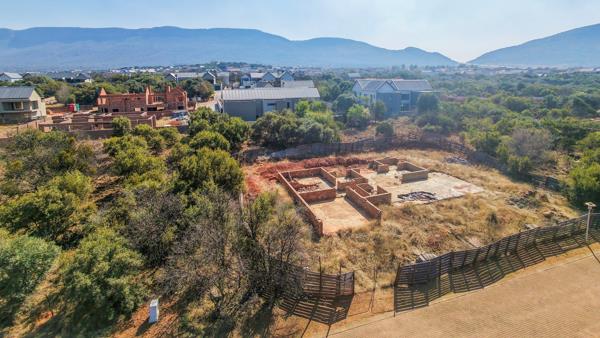 911 m² Land