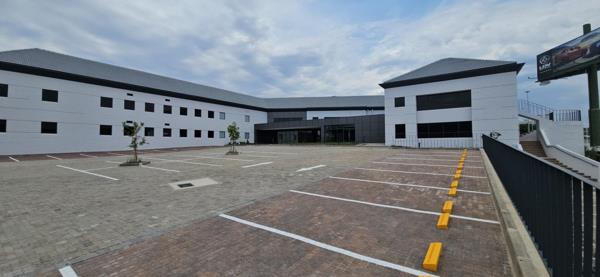 1 300  m² Commercial space