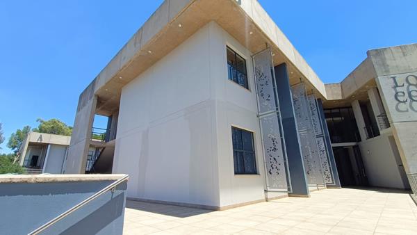 157  m² Commercial space