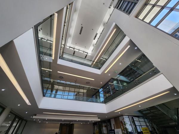 536  m² Commercial space