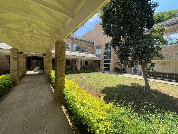 2 000  m² Office Space