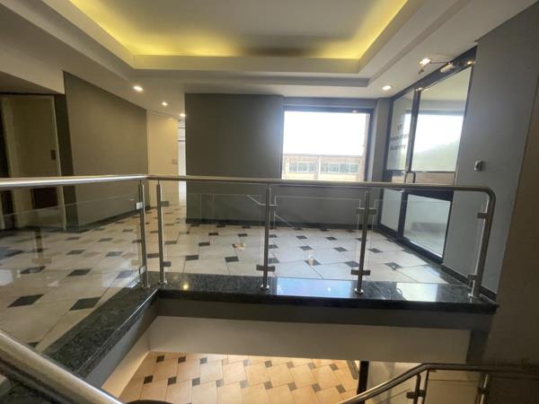 2 000  m² Office Space