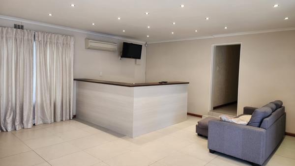 160  m² Commercial space