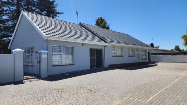 160  m² Commercial space