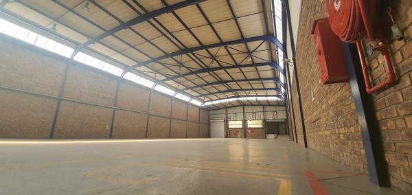 5 700  m² Industrial space
