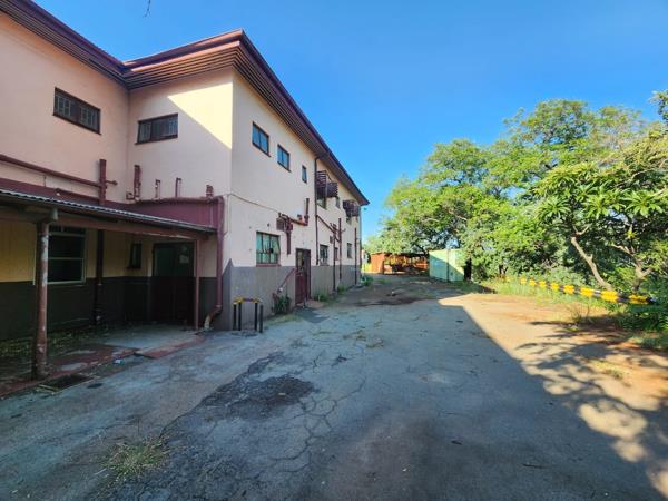 5 000  m² Commercial space