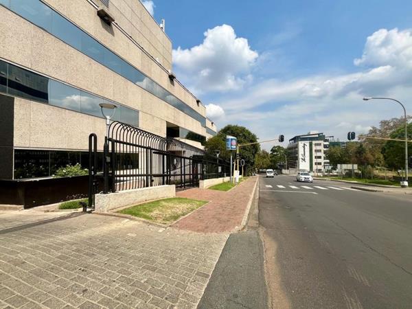 489  m² Office Space