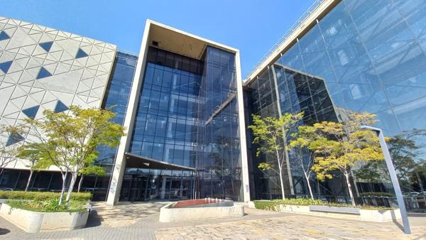 208  m² Commercial space