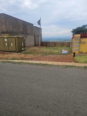 976 m² Land