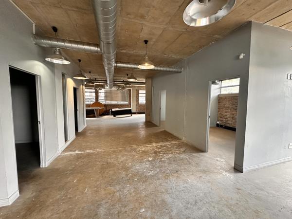 185  m² Commercial space