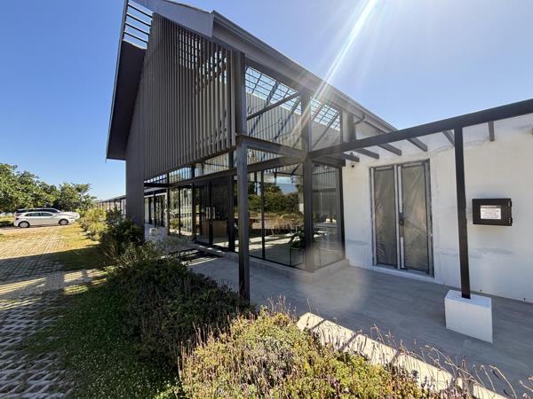 93  m² Commercial space