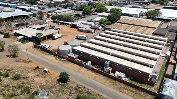 3 640  m² Industrial space