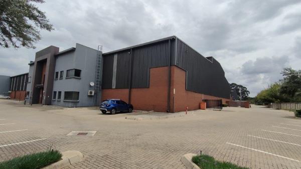 3 893  m² Industrial space