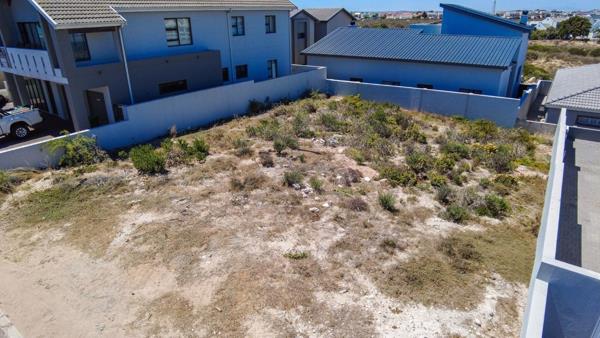 352 m² Land