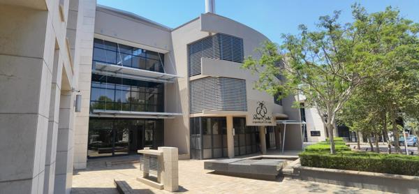 514  m² Commercial space