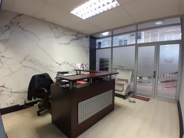 77  m² Commercial space