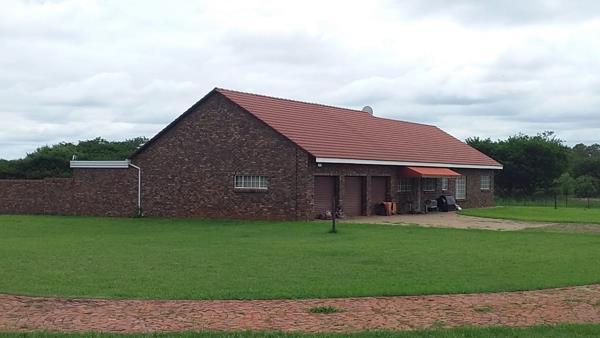 13.3 ha Smallholding