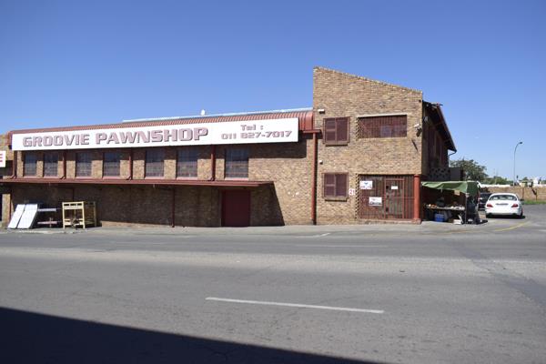 1 016  m² Commercial space