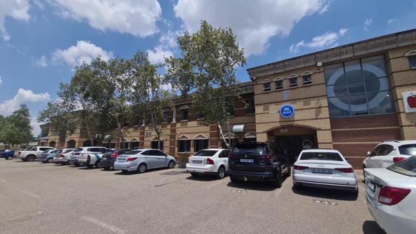 200  m² Commercial space