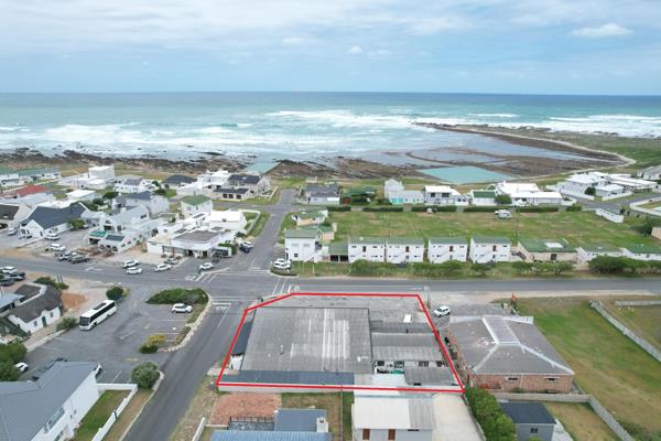 700  m² Commercial space