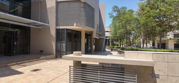 594  m² Commercial space