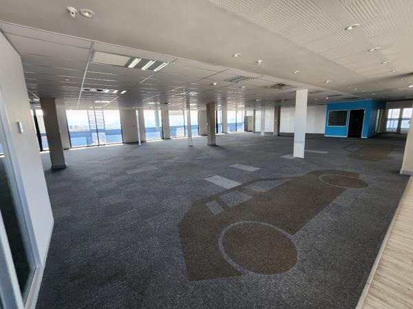 383  m² Commercial space