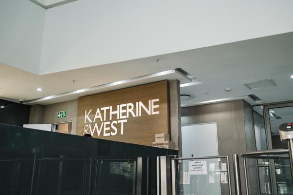 320  m² Commercial space