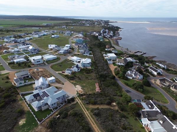 800 m² Land