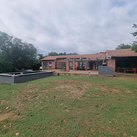 2.3 ha Smallholding