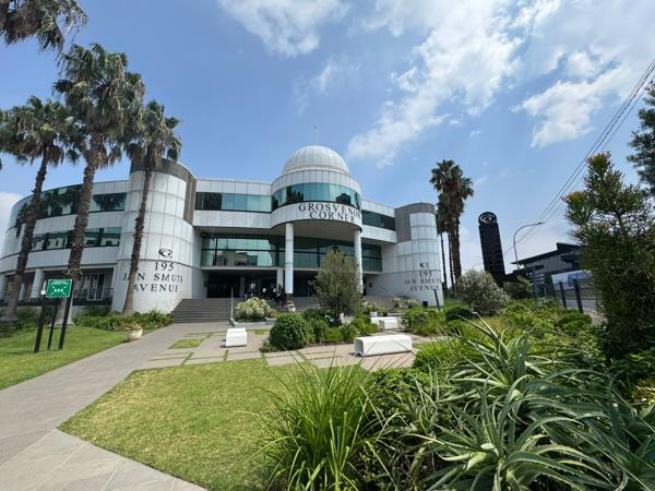 832 m² Commercial space