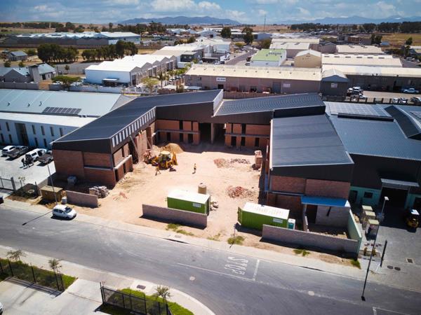 202  m² Industrial space