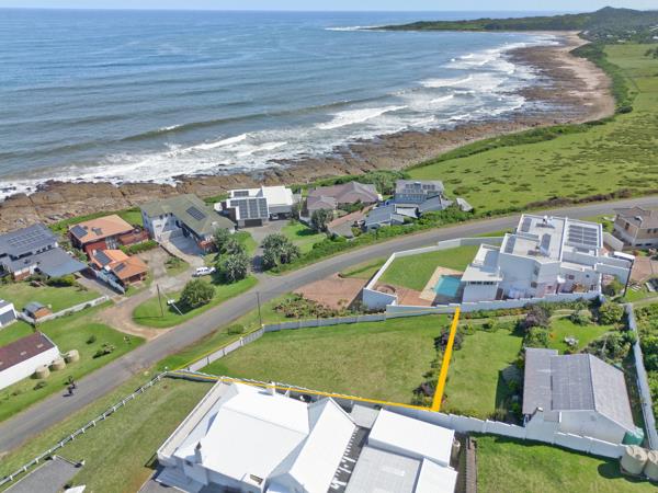 740 m² Land