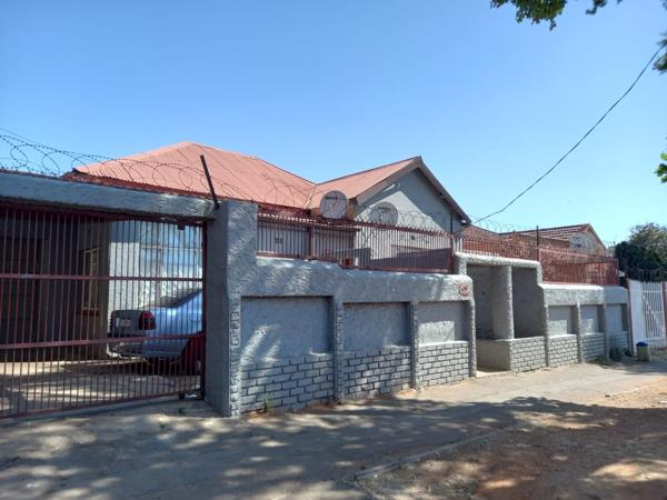 10 Bedroom House