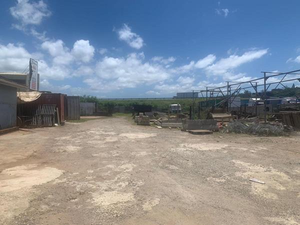 2 400  m² Commercial space